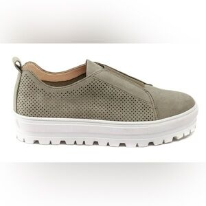 LAST CHANCE! Good Choice Aria Sneakers, Size 39